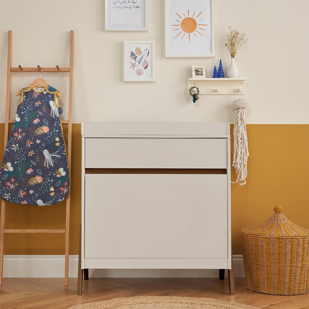Fuori 2 Piece Room Set