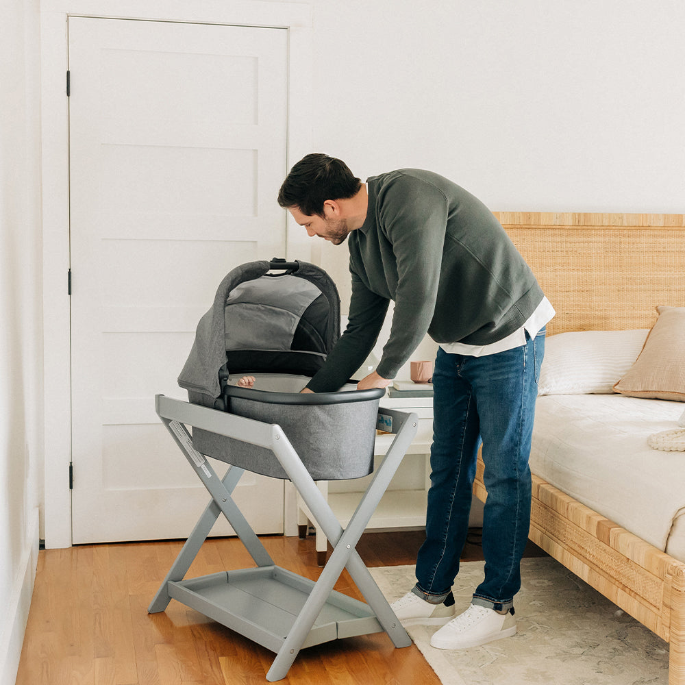 Carrycot Stand