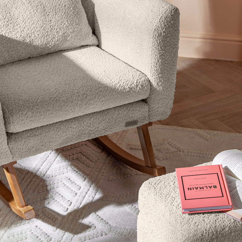 beige-rocking-nursing-chair-nursery-furniture-oscar-tutti-bambnini-kaliedy