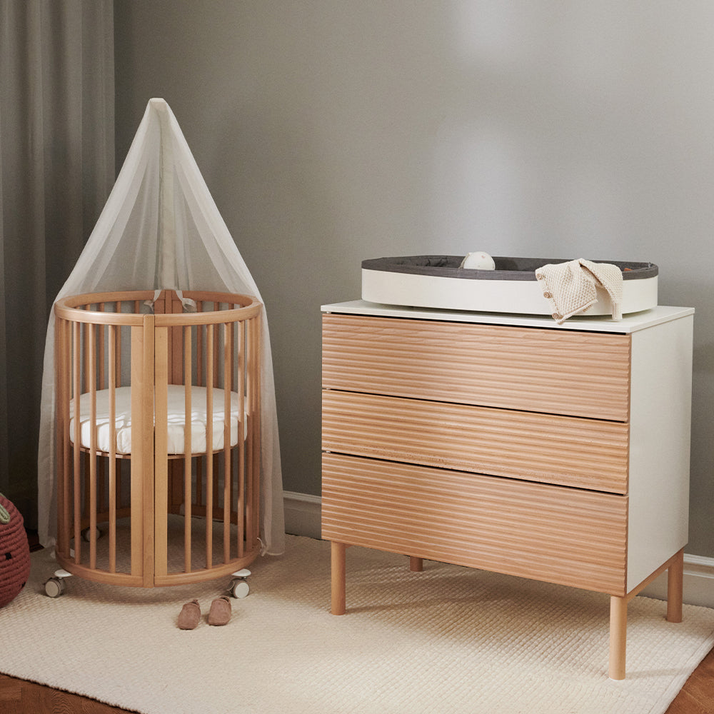 natural-white-dresser-crib nursery-furniture-sleepi-stokke-kaliedy