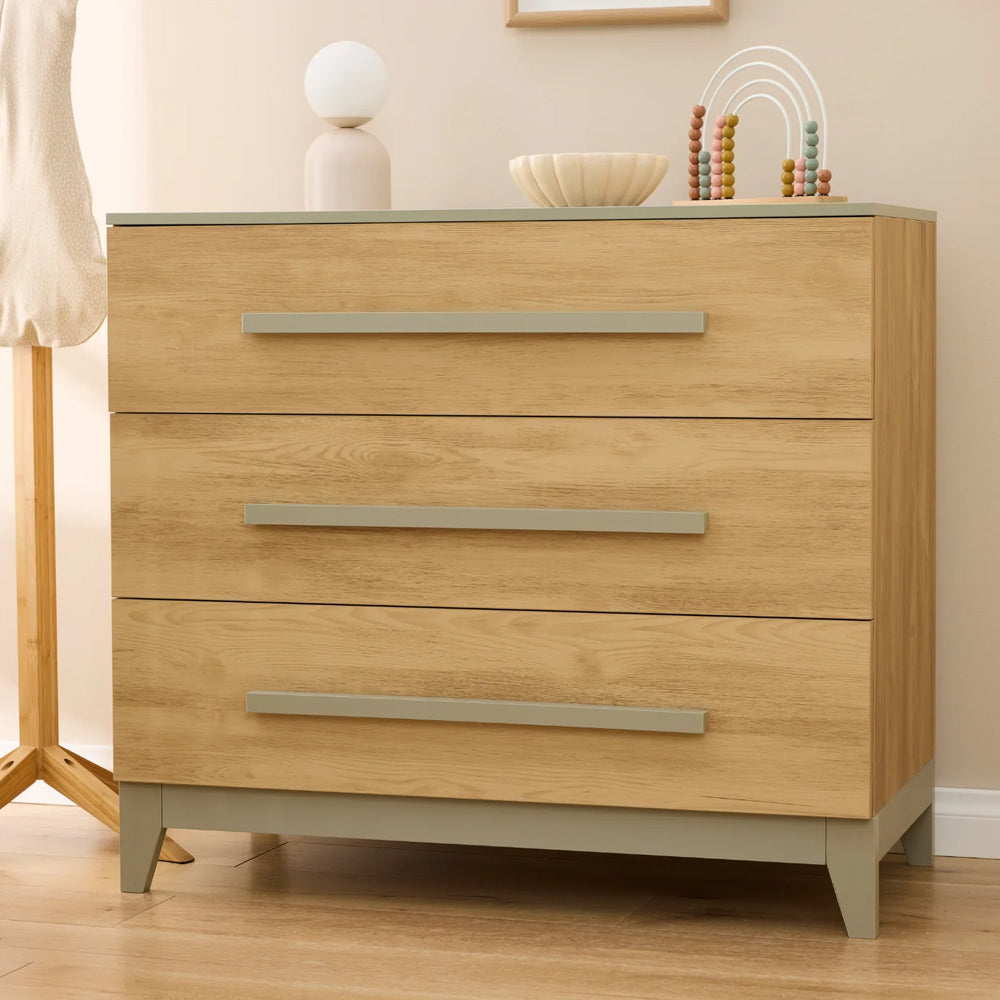 Hallee Chest Changer