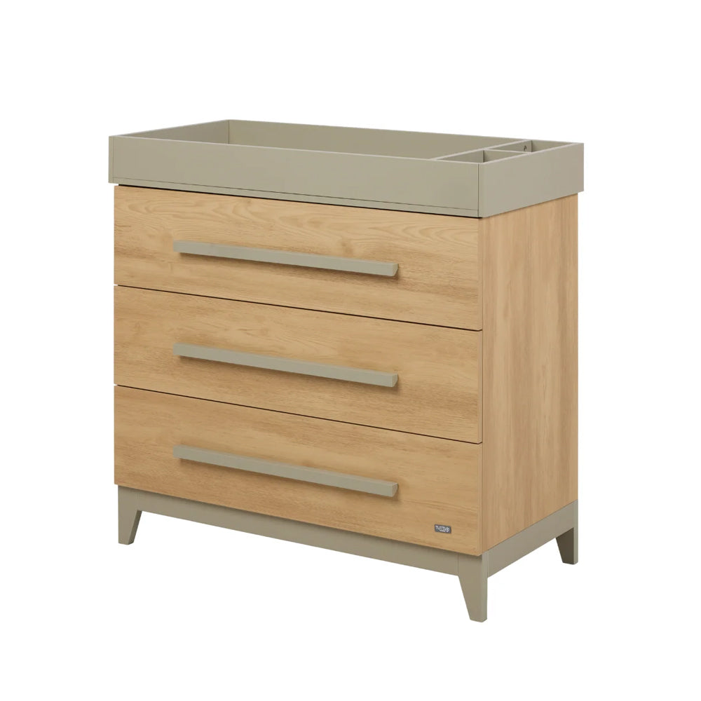 Hallee Chest Changer