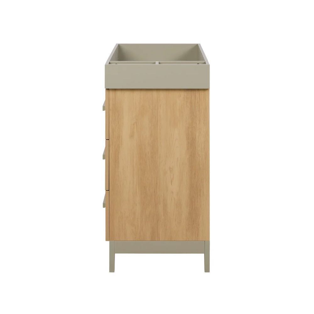 Hallee Chest Changer