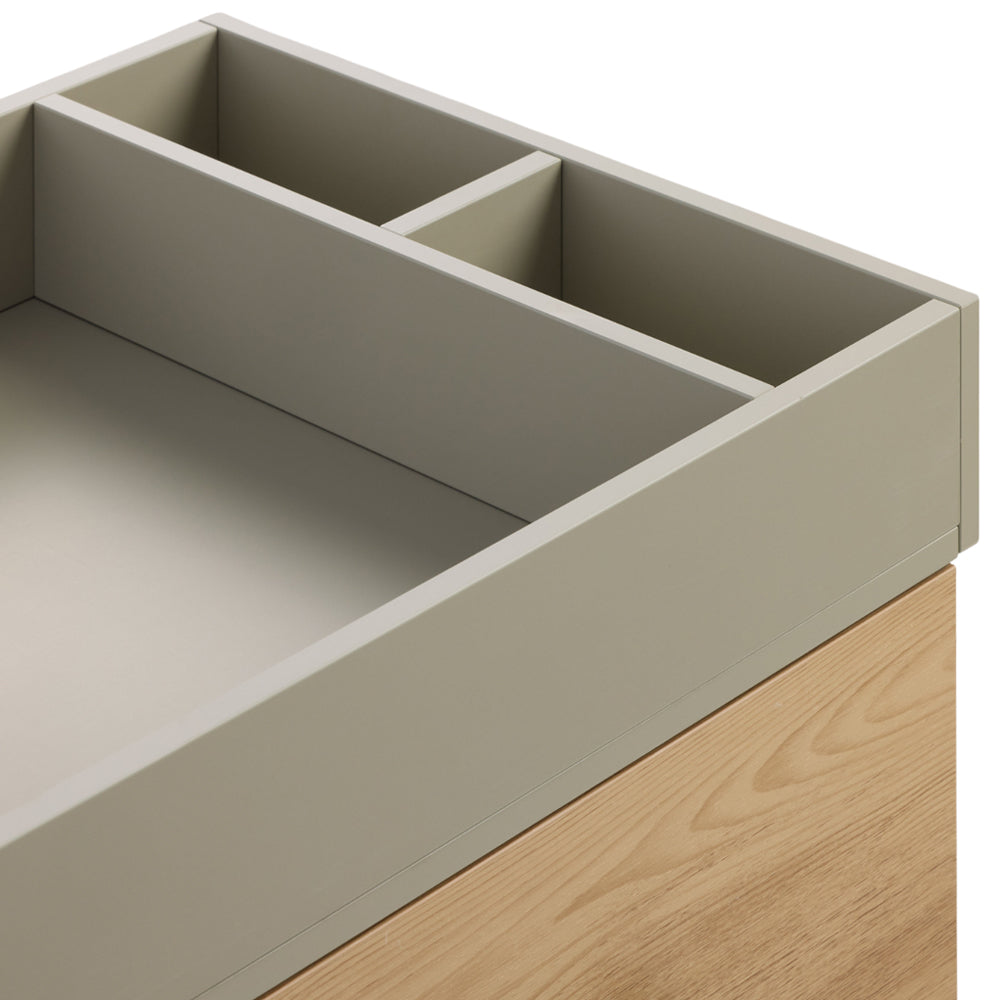 Hallee Chest Changer