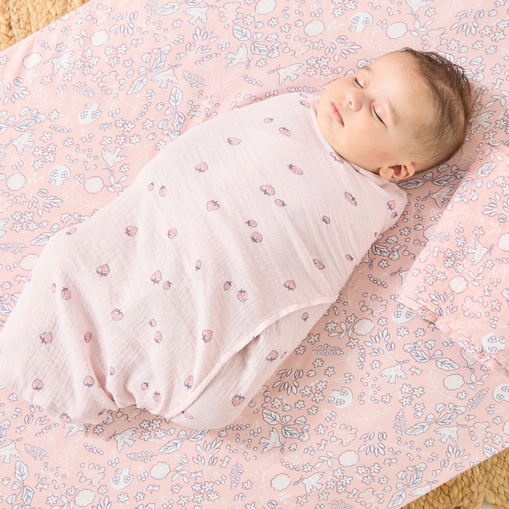 pink Large-Muslin-Square-Swaddles-tiny-tails-tutti-bambini-kaliedy-3