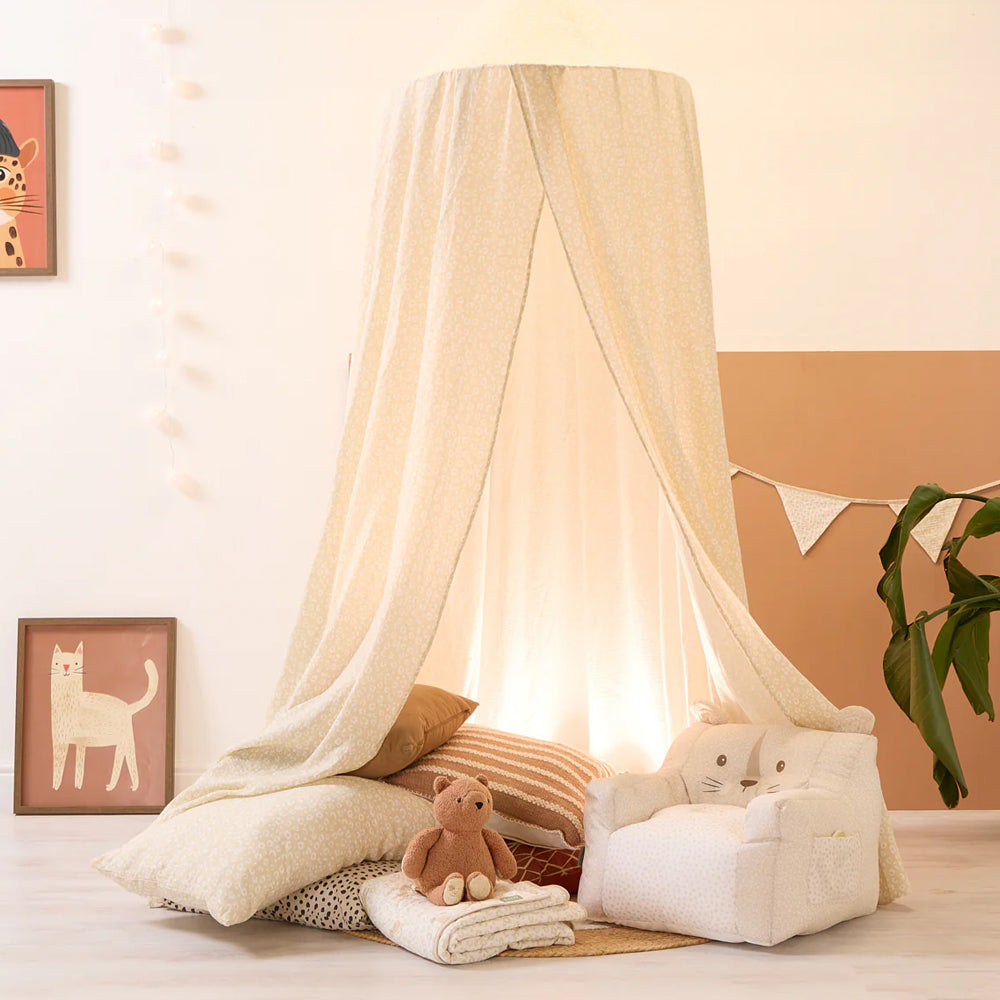 beige white Nursery-Canopy-toddler-tent-den-love-cats-tutti-bambini-kaliedy