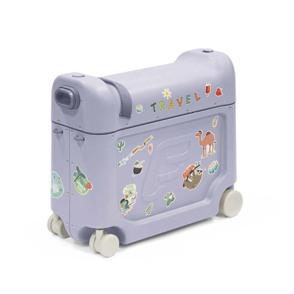 Ride-On-Suitcase-Bed-Jetkids-travel-stokke-kaliedy