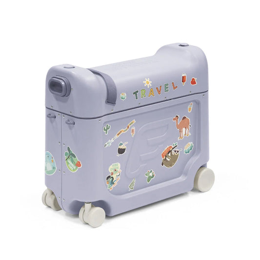 Ride-On-Suitcase-Bed-Jetkids-travel-stokke-kaliedy