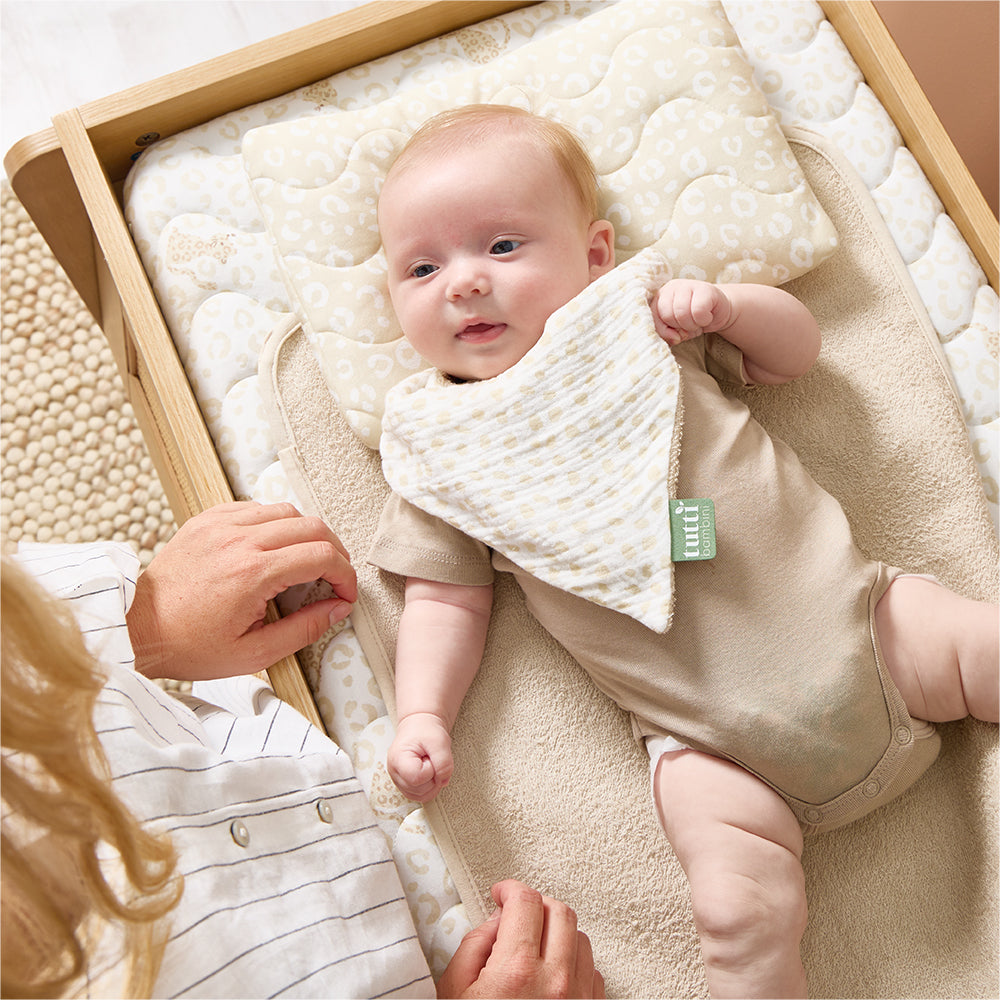 beige baby-changing-mat-love-cats-tutti-bambini-kaliedy-2