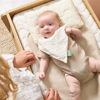beige baby-changing-mat-love-cats-tutti-bambini-kaliedy-2