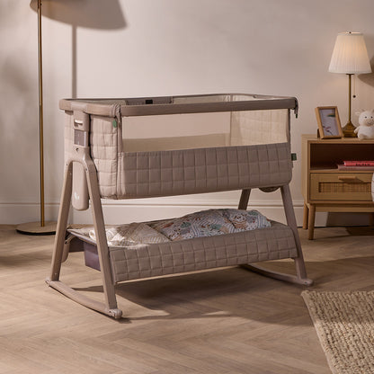 bedside-crib-cozee-sense-sensory-bar-nursery-furniture-tutti-bambini-kaliedy