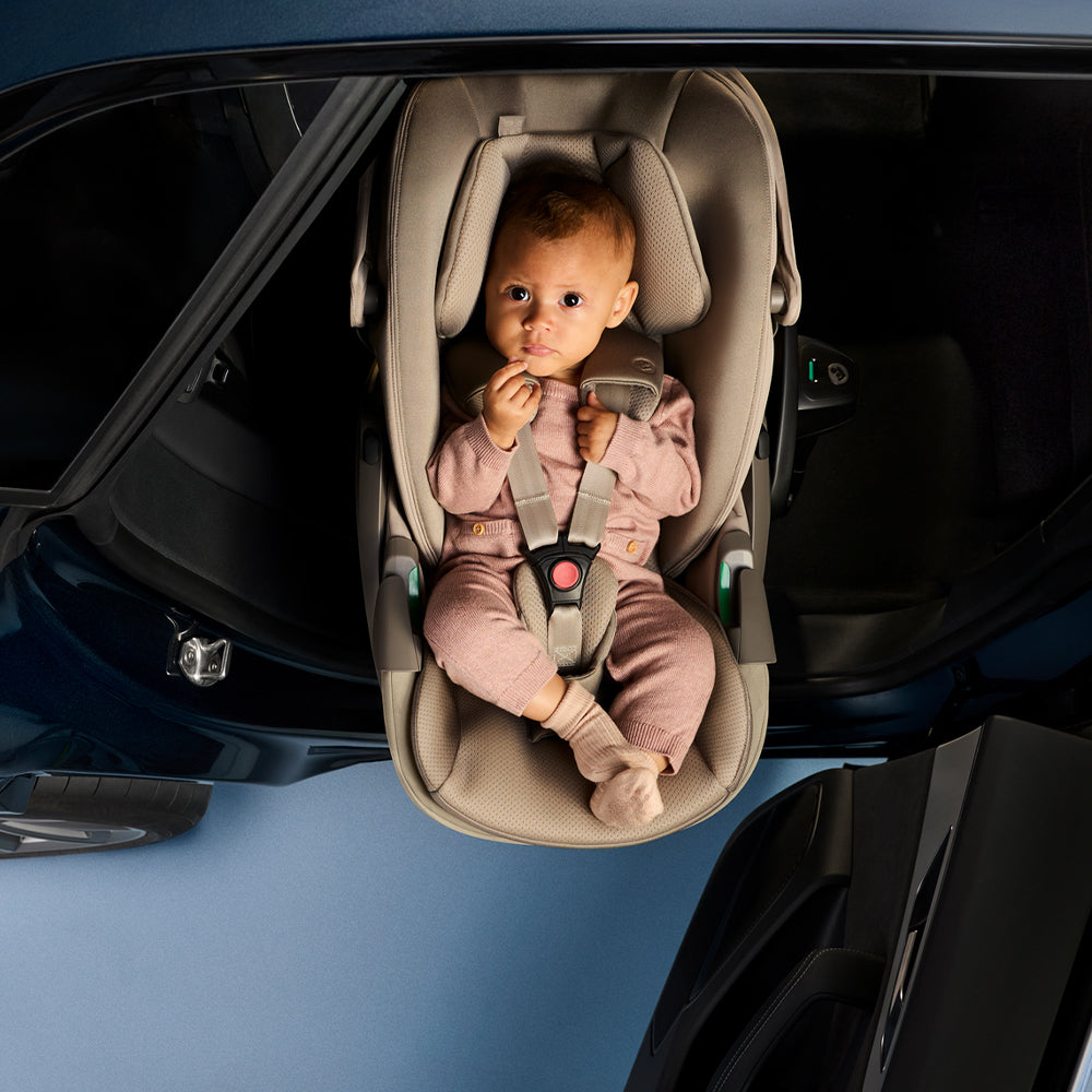 Fox 5 Renew Complete, Maxi-Cosi Pebble Slide Pro & Familyfix Slide Pro Base Travel System Bundle