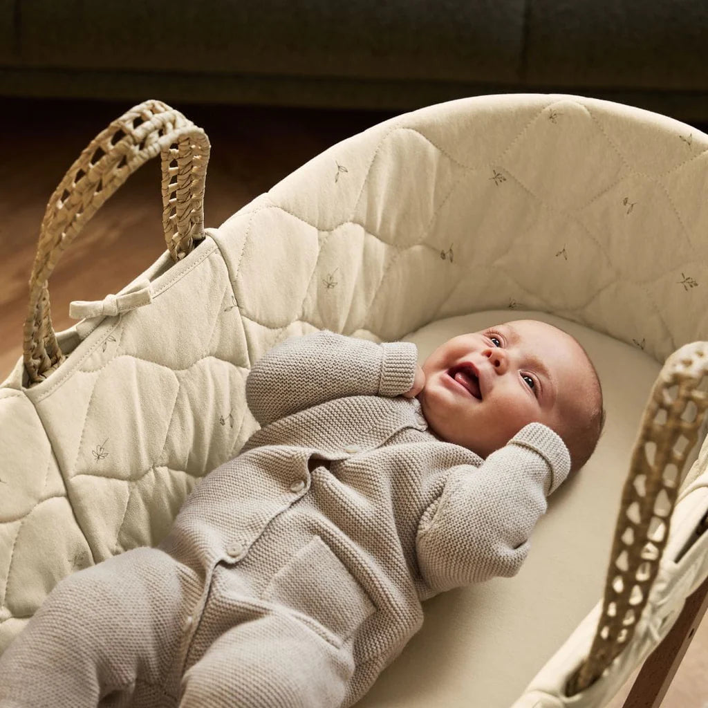 Organic Quilt Moses Basket, Mattress & Walnut Foldable Stand