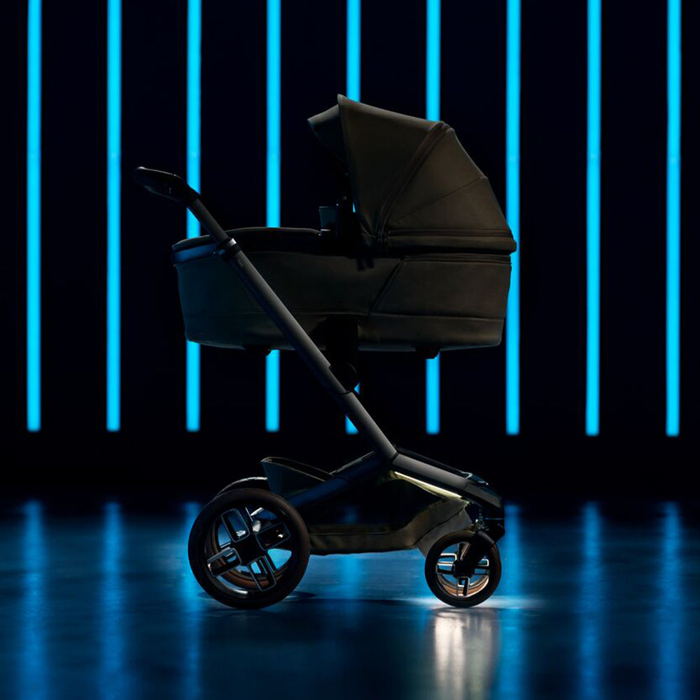 Fame 8 Piece Bundle & Pebble 360 Travel System
