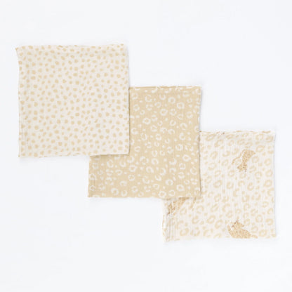 beige white muslin-squares-nursery-feeding-love-cats-tutti-bambini-kaliedy