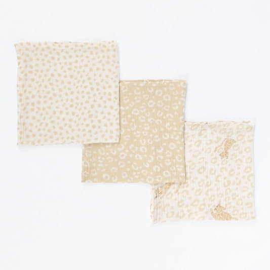 beige white muslin-squares-nursery-feeding-love-cats-tutti-bambini-kaliedy