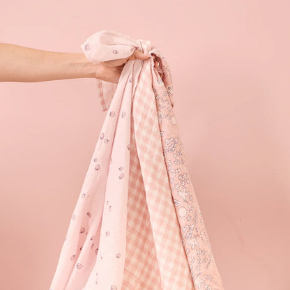 pink muslin-squares-nursery-feeding-tiny-tales-tutti-bambini-kaliedy-2