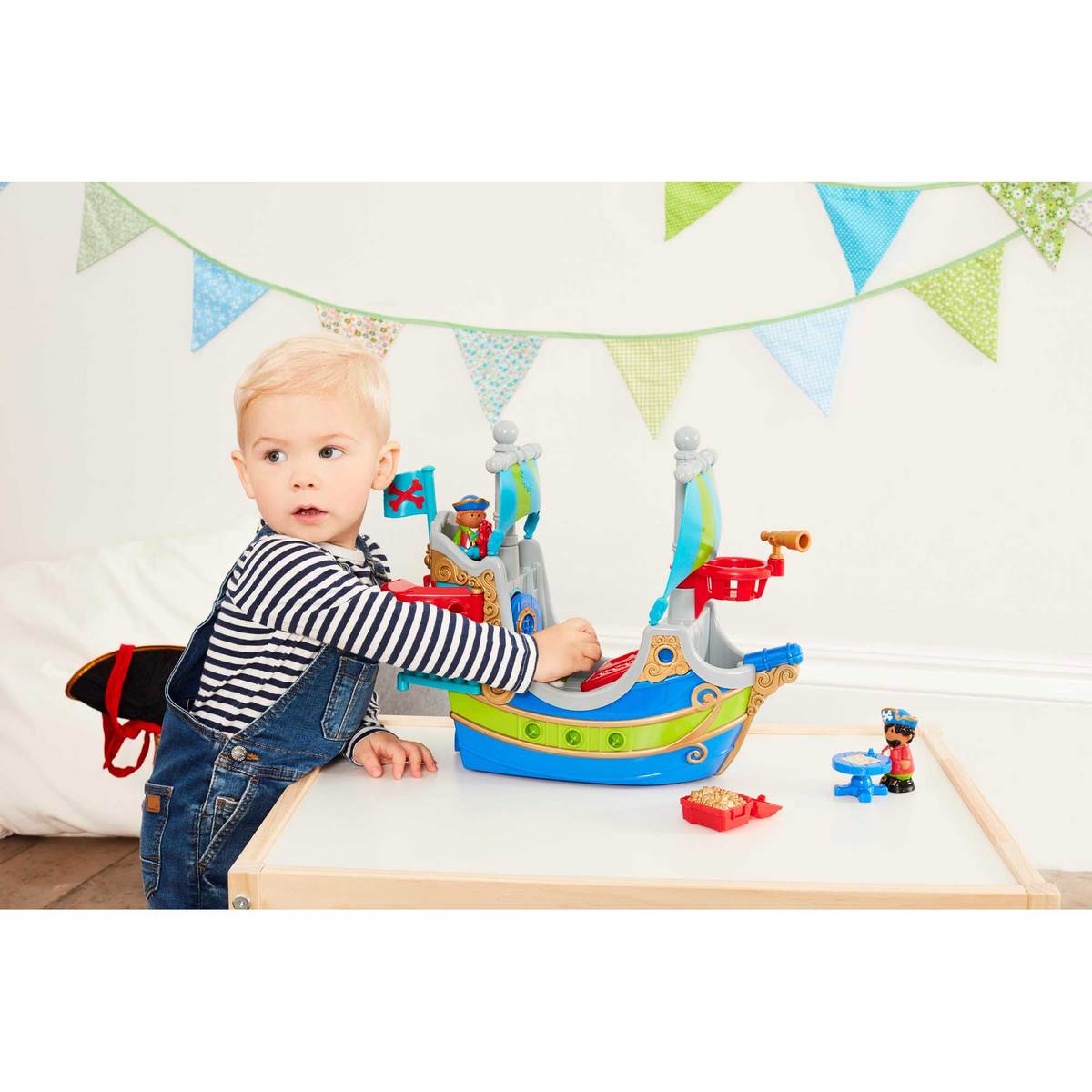 Happyland Fairy Tale Pirate Ship