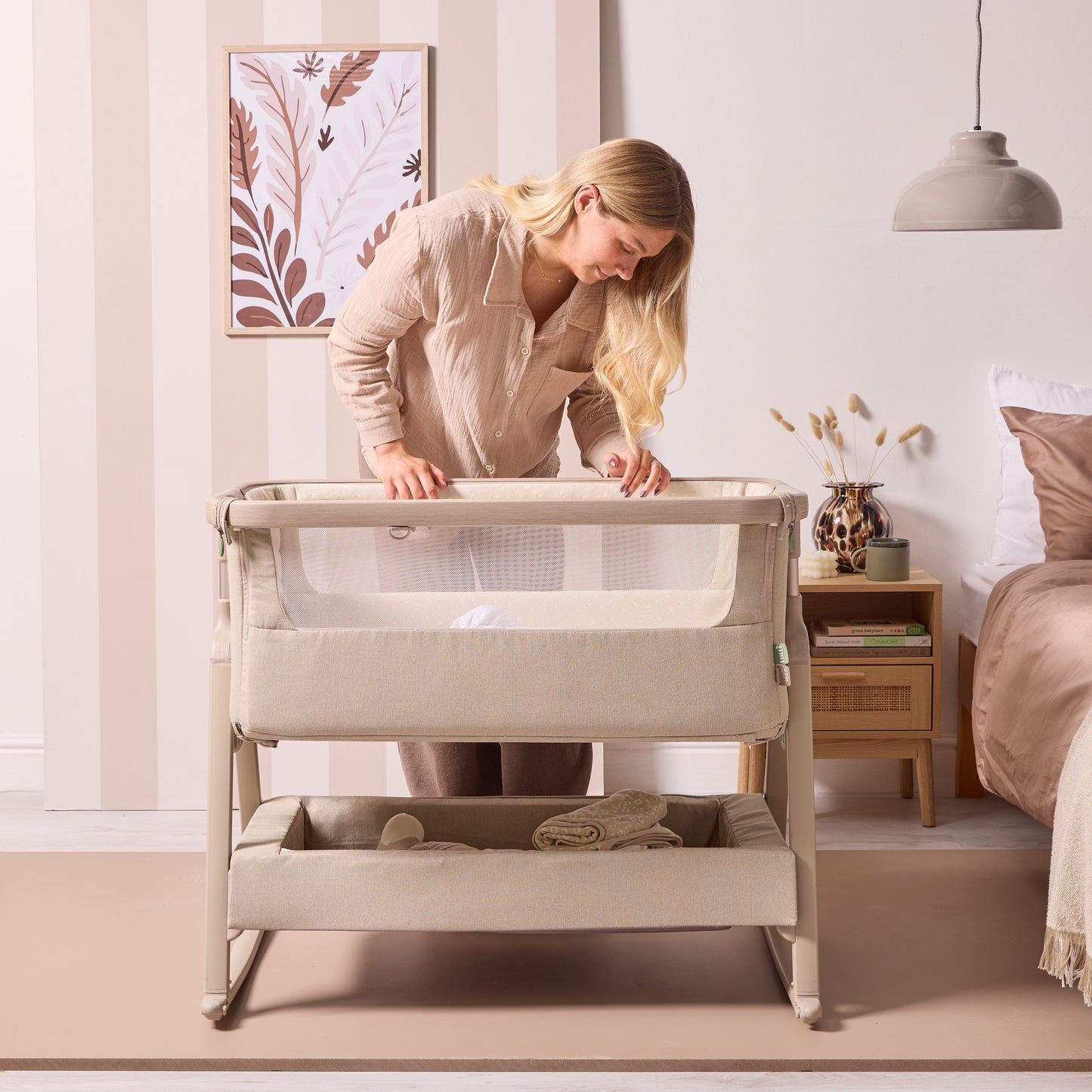 mocha-rocking-bedside-crib-nursery-furniture-cozee-air2-tutti-bambini-kaliedy2