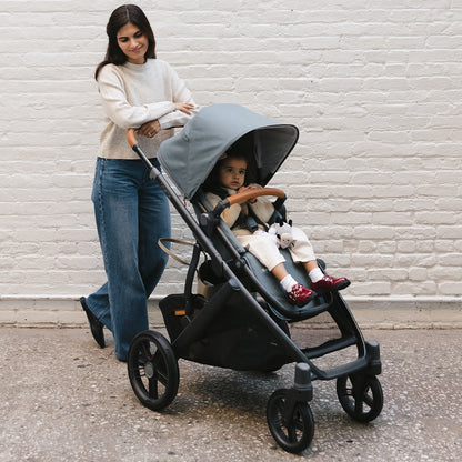 Vista V3 Dillan & Savannah, Maxi Cosi Pebble 360 Pro² & Familyfix 360 Pro Base Travel System Bundle